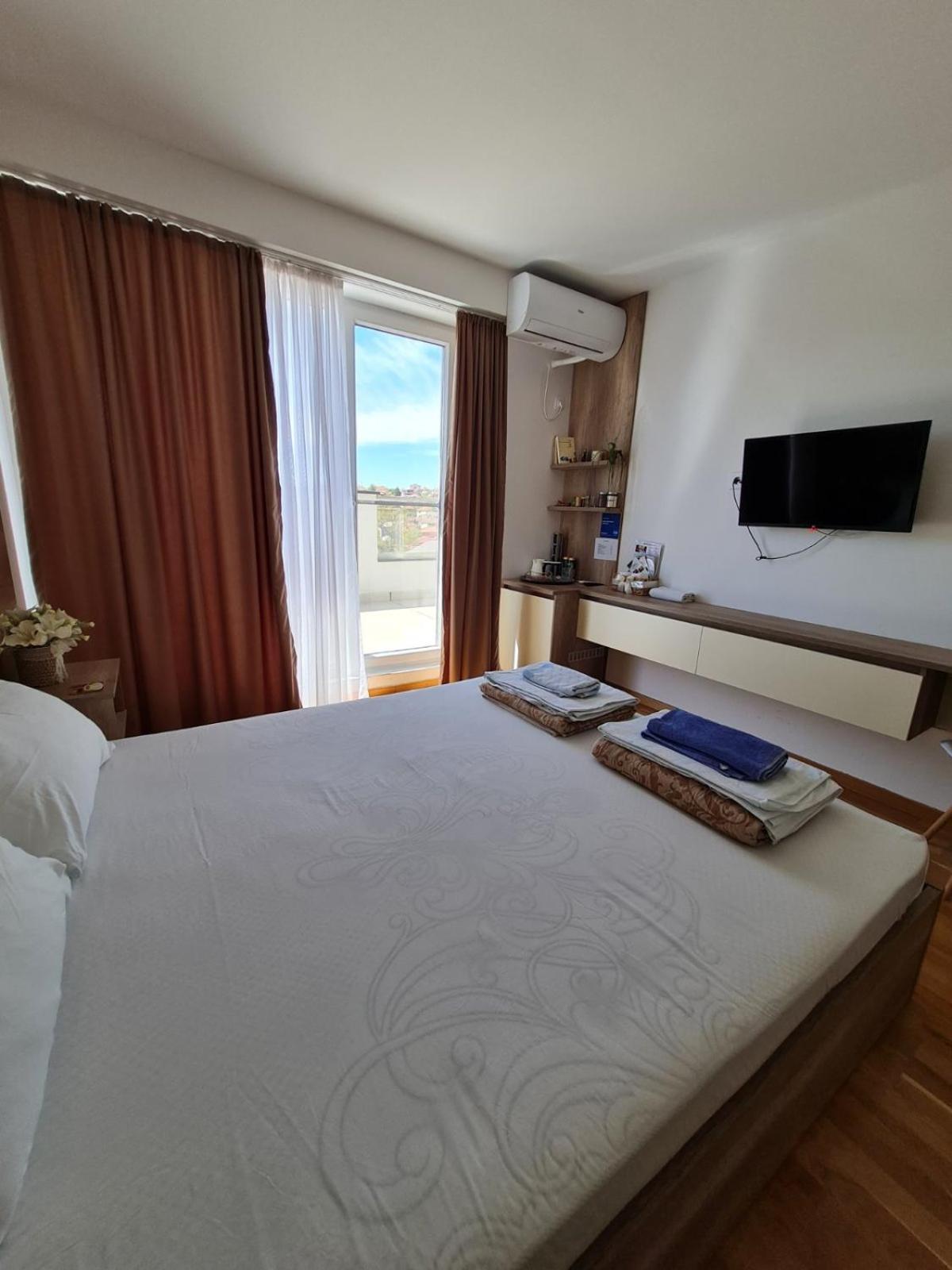 Bojana Penthouse Apartment *
